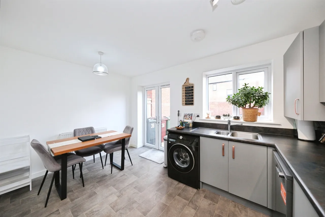 The Avenue, Wingerworth, Chesterfield, photo 6