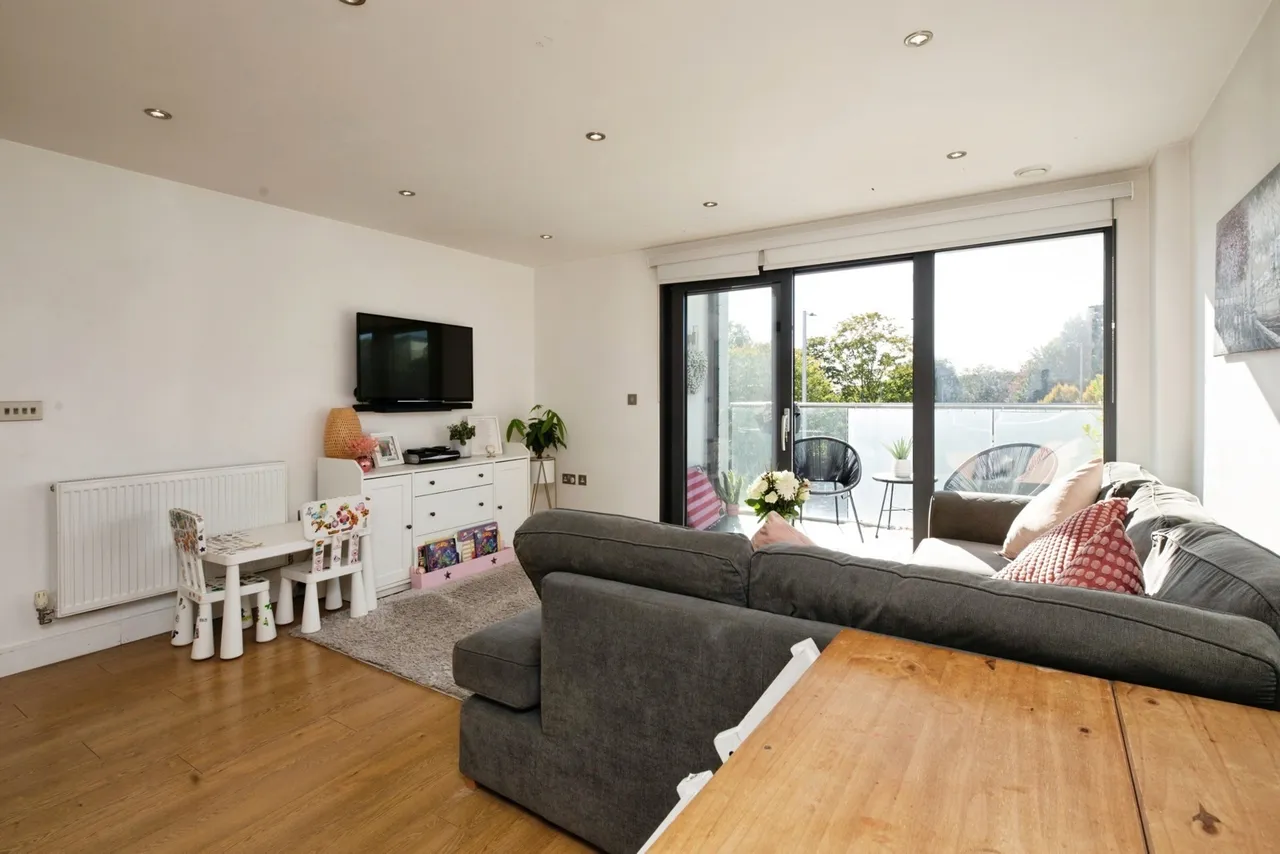 The Broadway, Loughton, Essex, IG10, photo 4