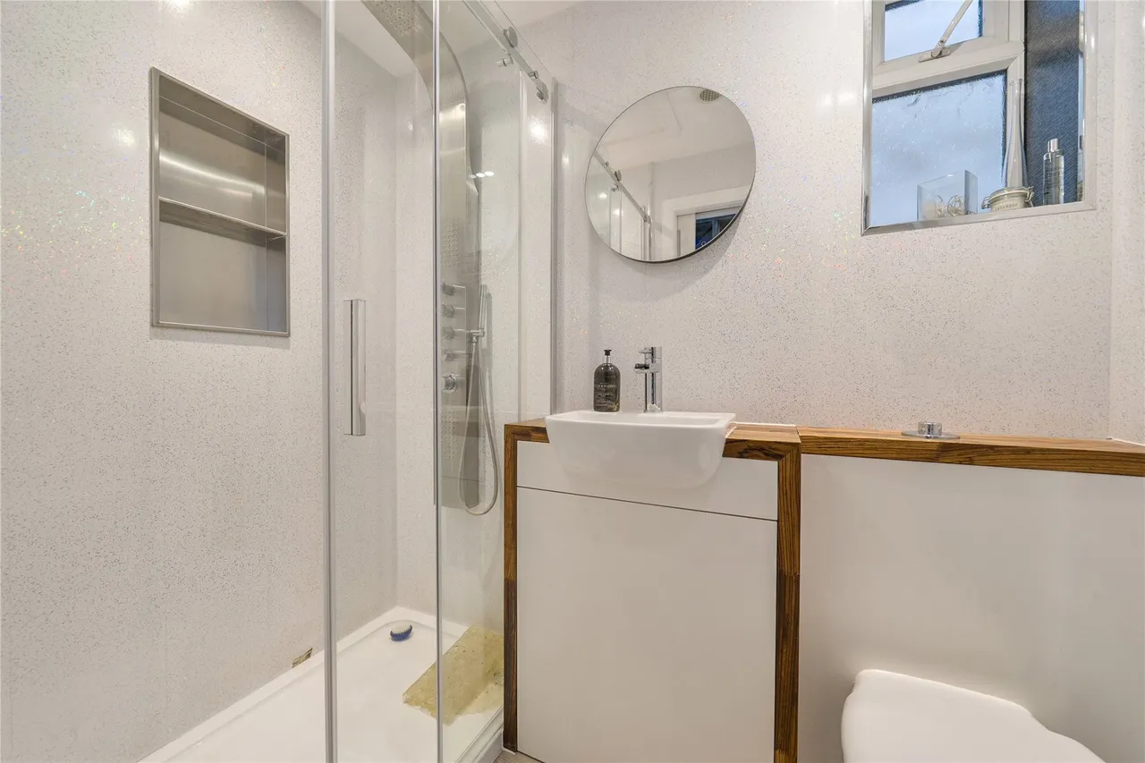 Balmoral Crescent, West Molesey, KT8, photo 13