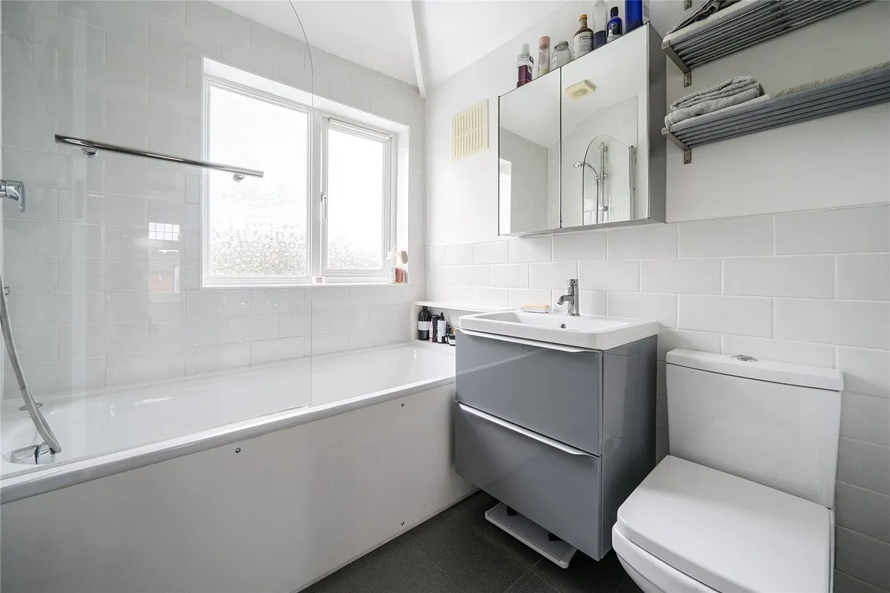 Balmoral Crescent, West Molesey, KT8, photo 18
