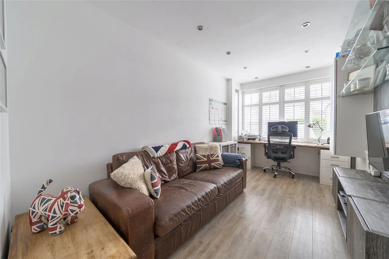 Balmoral Crescent, West Molesey, KT8, photo 14