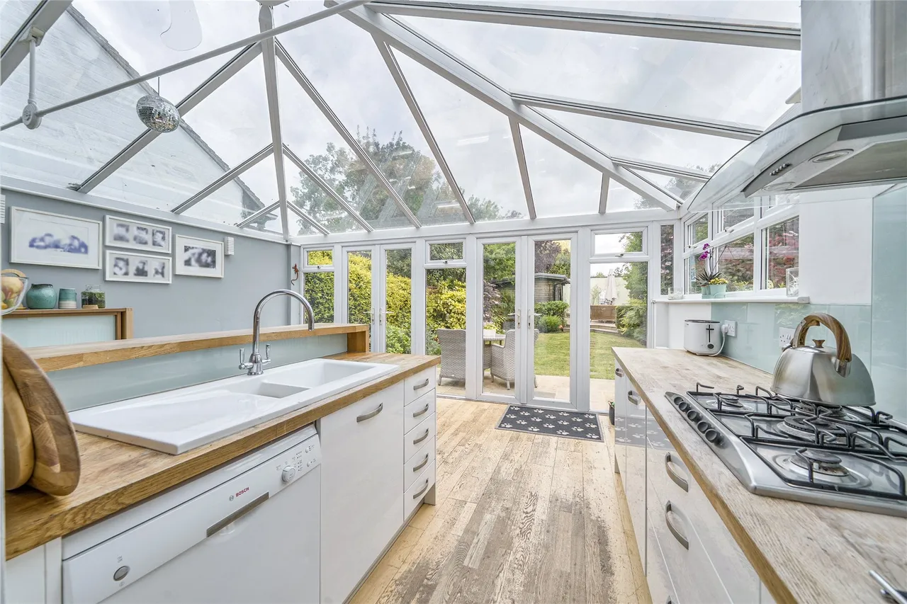 Balmoral Crescent, West Molesey, KT8, photo 10