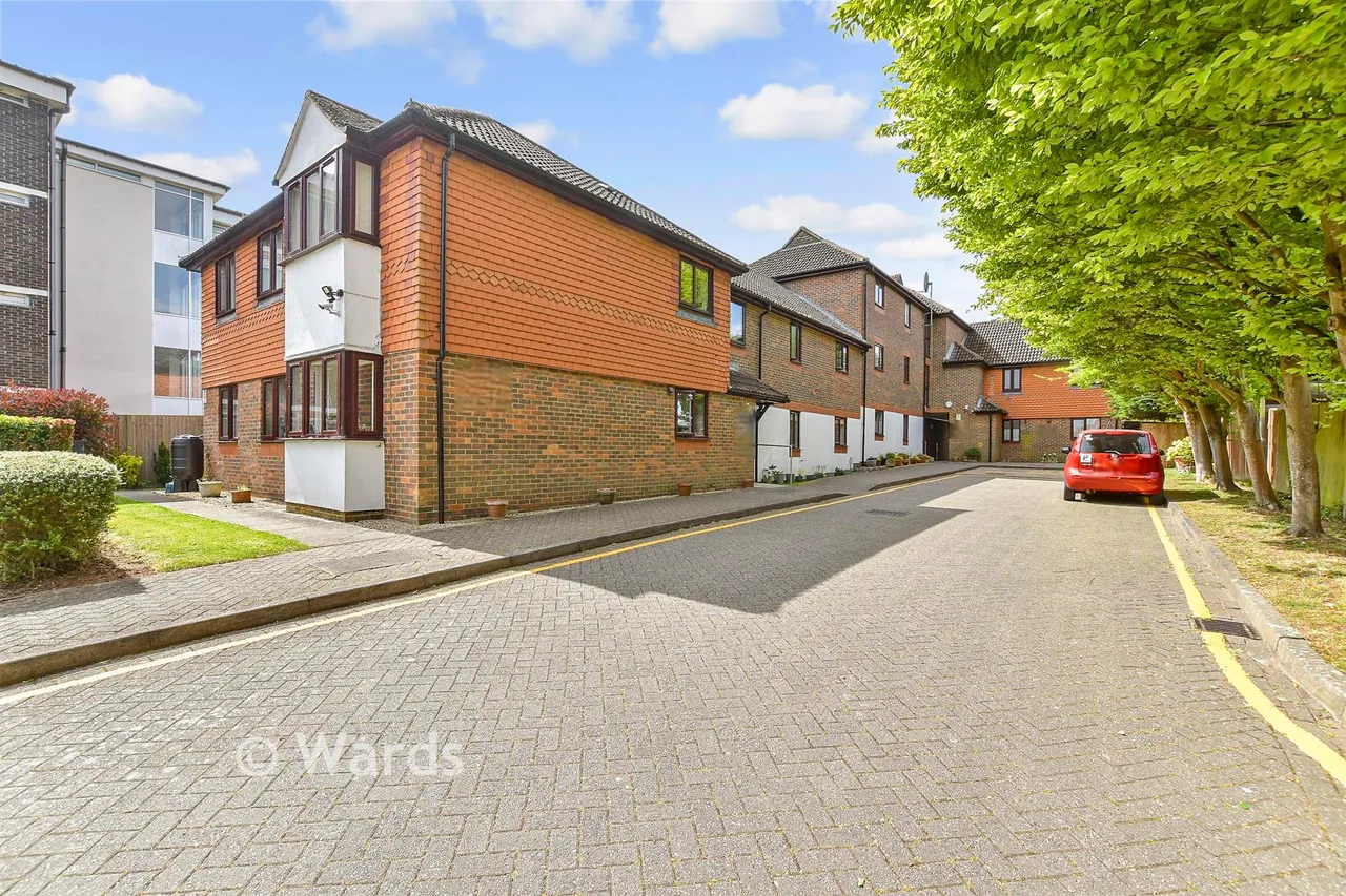 2 bed flat for sale, Ersham Road, Canterbury, CT1