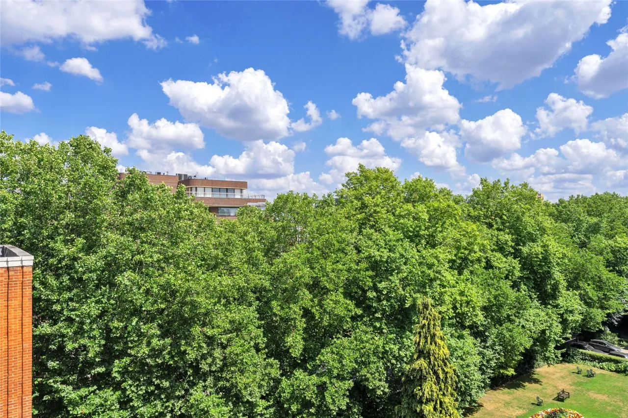 Eyre Court, Finchley Road, St John's Wood, London, NW8, photo 9