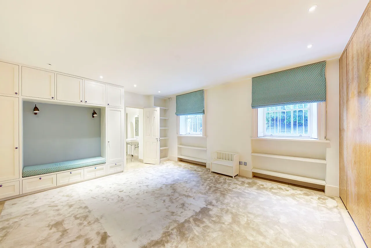 Regents Park Road, Primrose Hill, London, NW1, photo 6