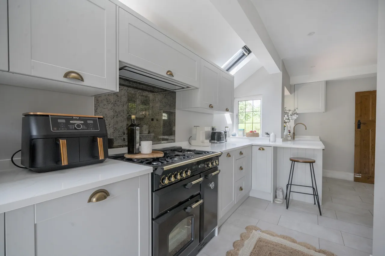White House Close, Wooburn Green, HP10, photo 12