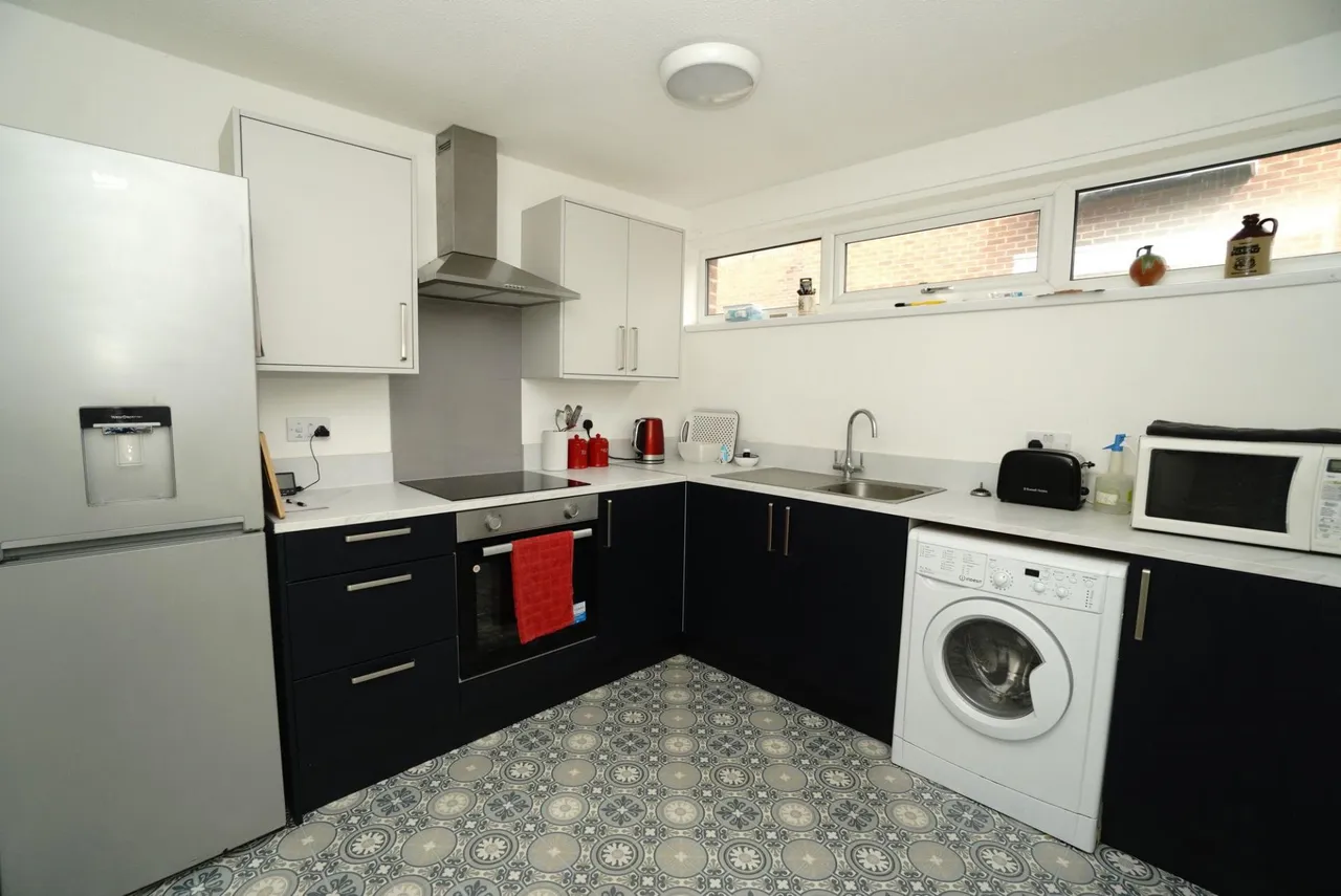 Burns Road, Knightthorpe Court, LE11, photo 3