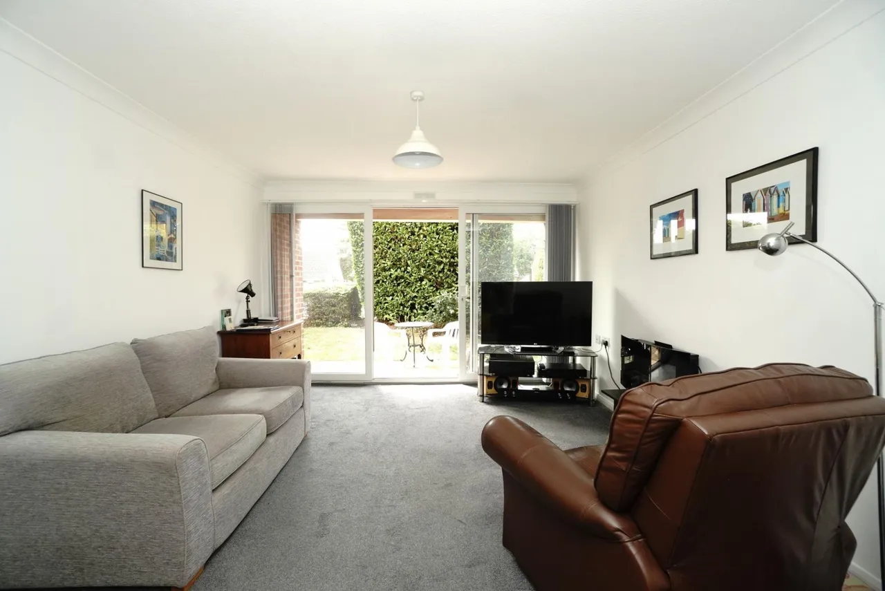 1 bed flat for sale, Burns Road, Knightthorpe Court, LE11