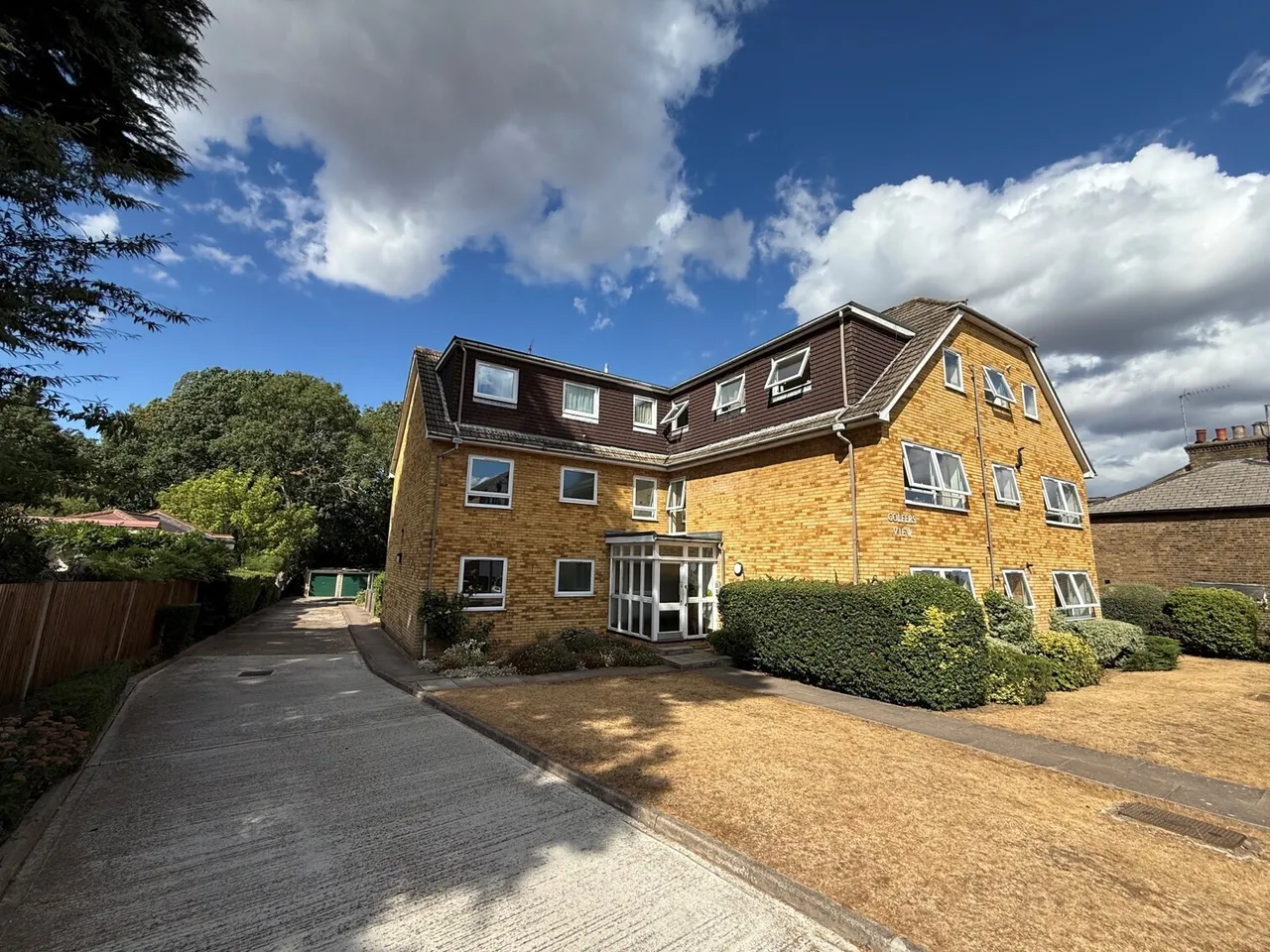 Finchley Park, London, N12, photo 2