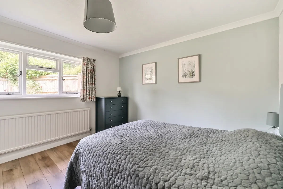 Emms Lane, Brooks Green, RH13, photo 11