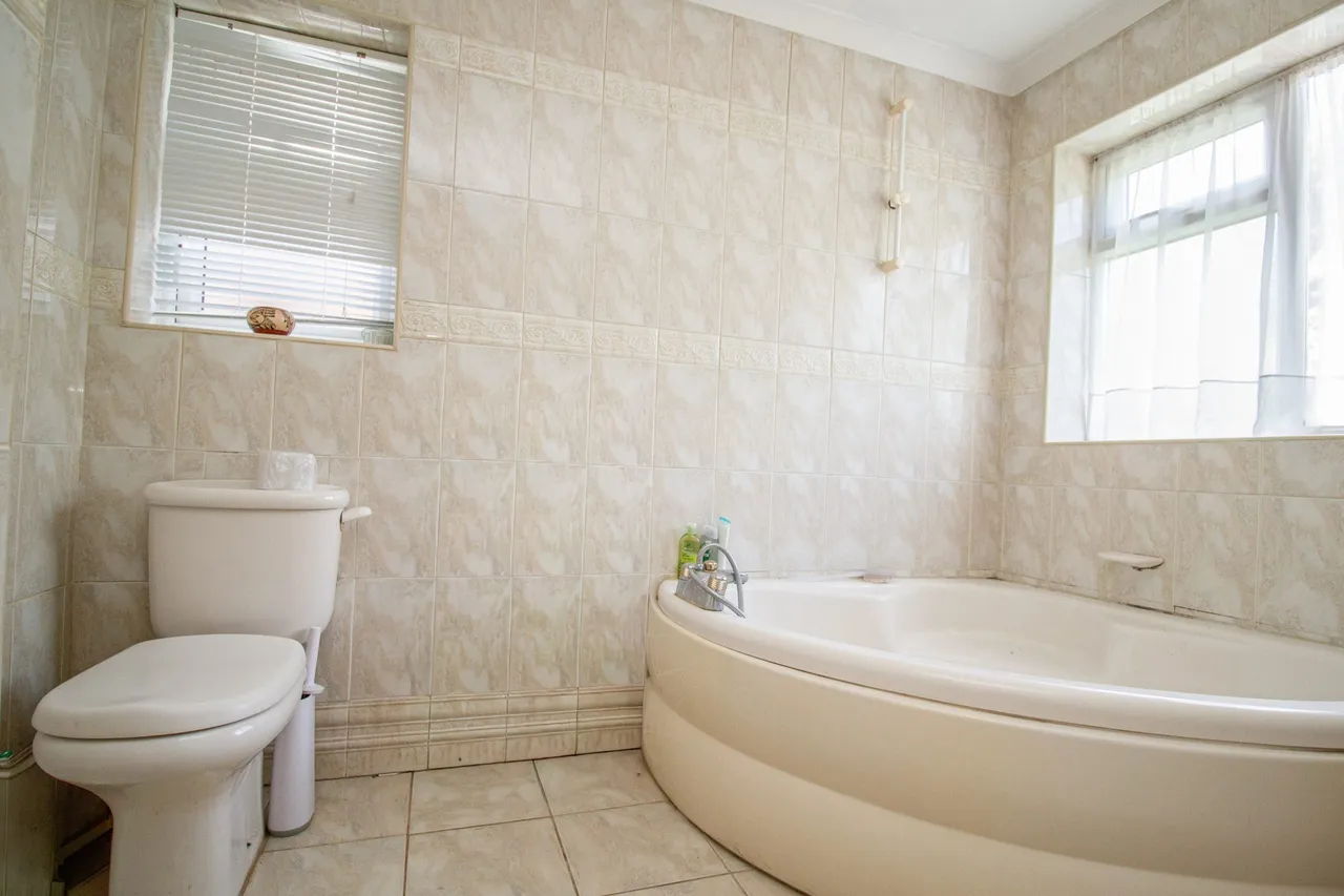 Wellington Avenue, Fleet, GU51 3BJ, photo 17