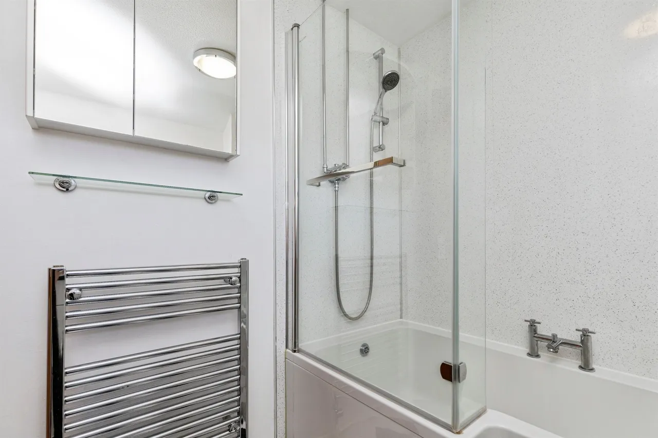 Calvin Walk, Crawley, RH11, photo 11