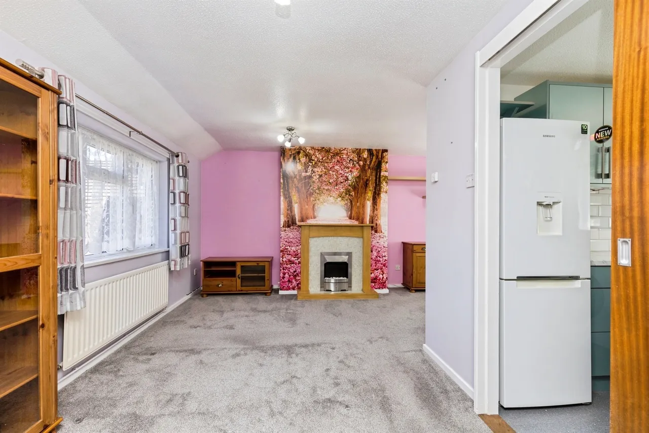 Calvin Walk, Crawley, RH11, photo 4