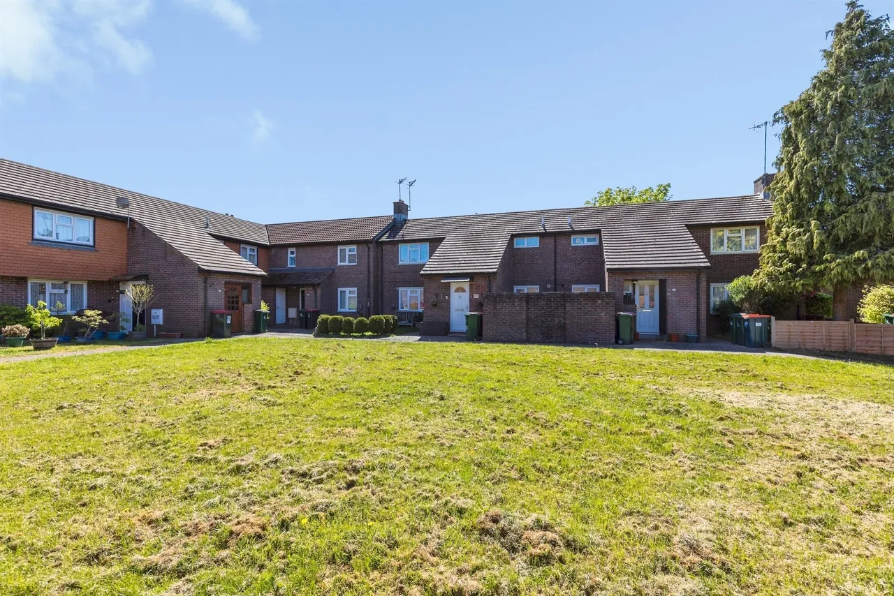 Calvin Walk, Crawley, RH11, photo 12