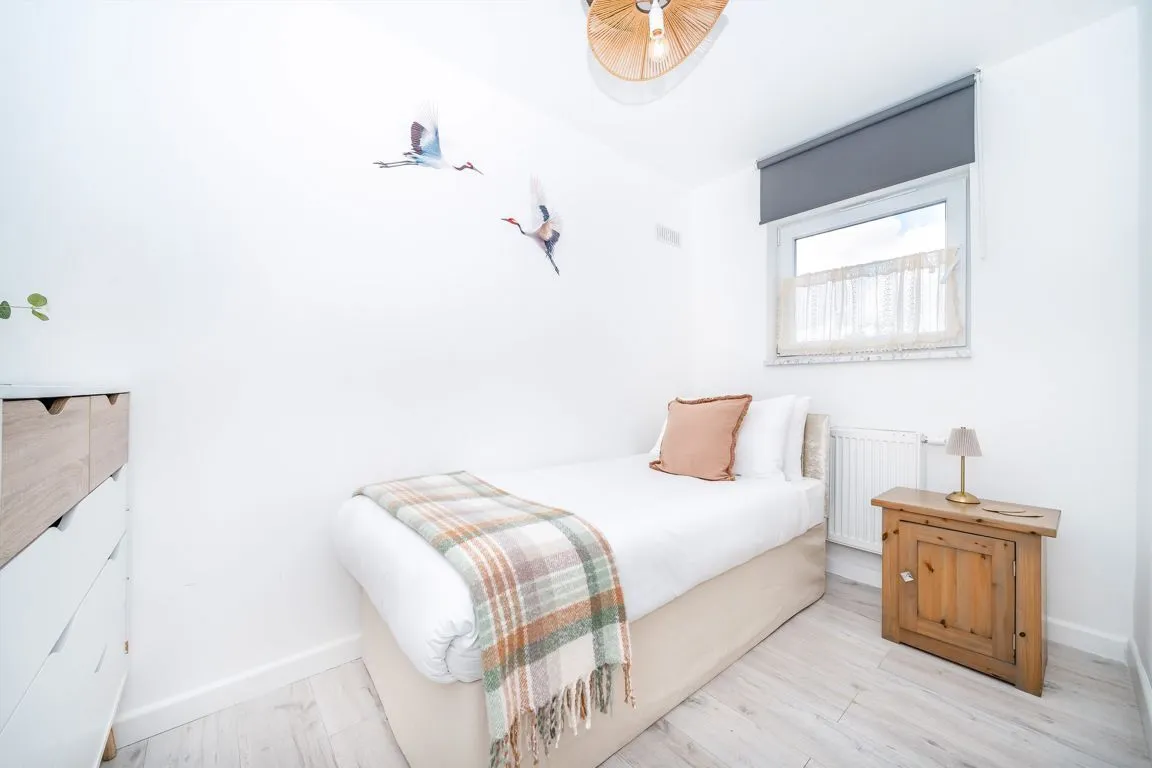 Kennet Road, TW7, photo 4