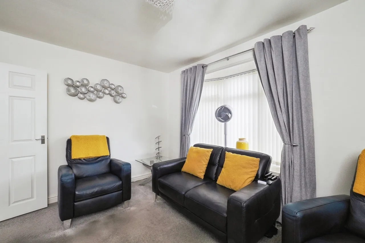 Dovenby Road, Clifton, Nottingham, NG11, photo 9