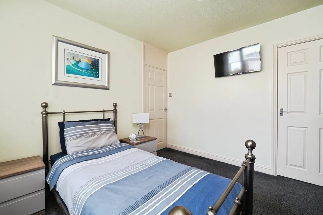Dovenby Road, Clifton, Nottingham, NG11, photo 13