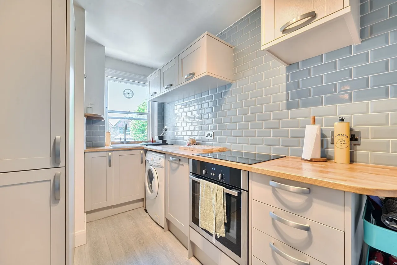 Brondesbury Villas, London, NW6, photo 2
