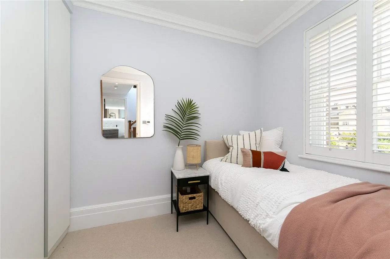 Kings Road, Richmond, TW10, photo 13