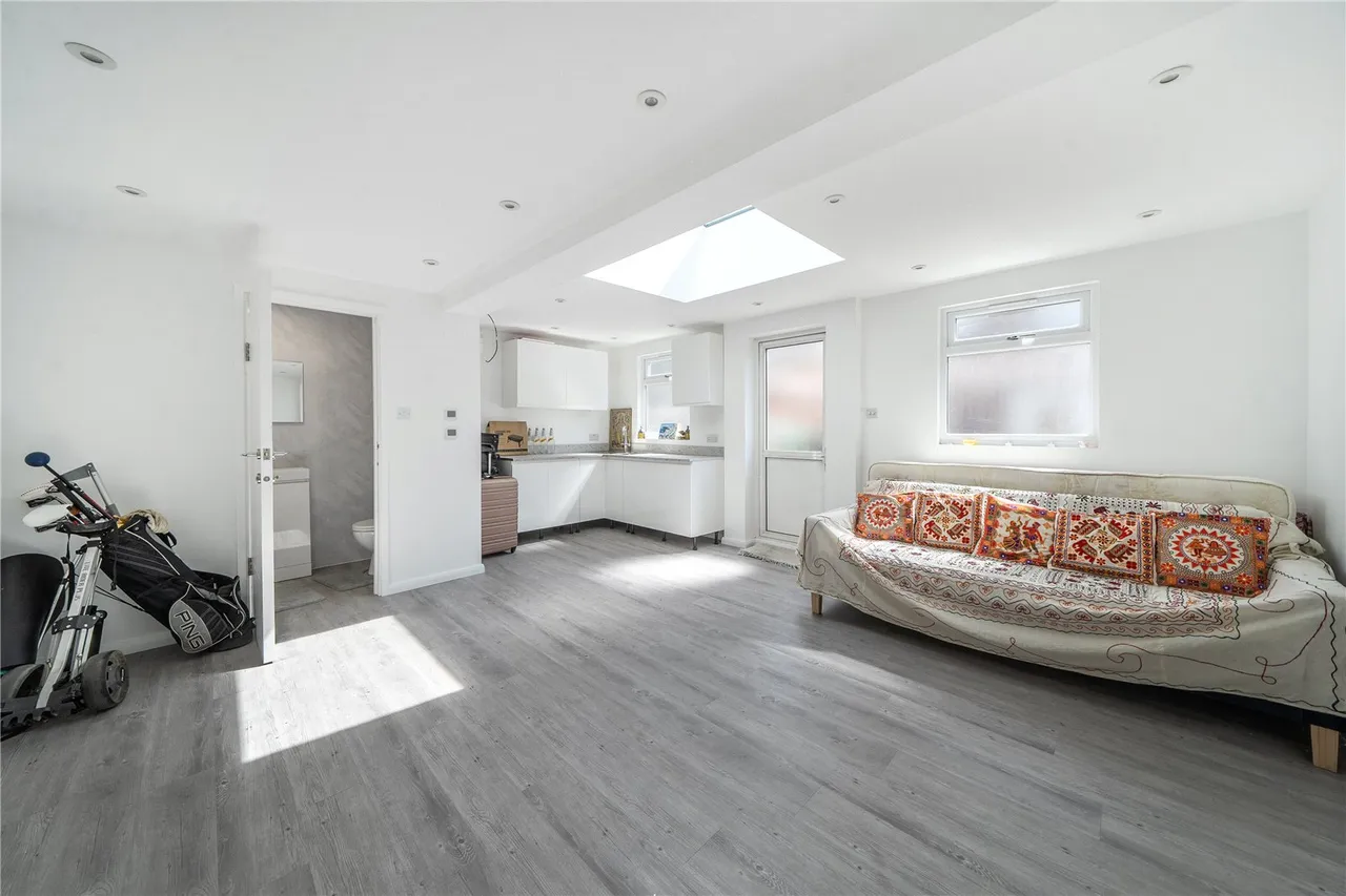 Woodhouse Avenue, Perivale, UB6, photo 6