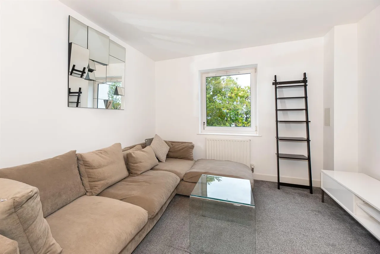 Shingly Place, North Chingford, E4, photo 3