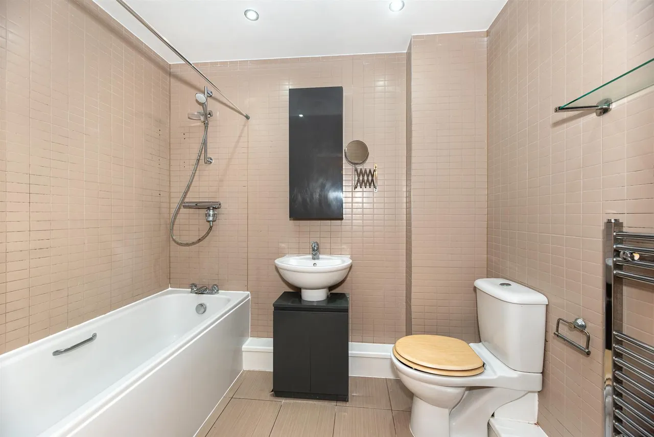 Shingly Place, North Chingford, E4, photo 12