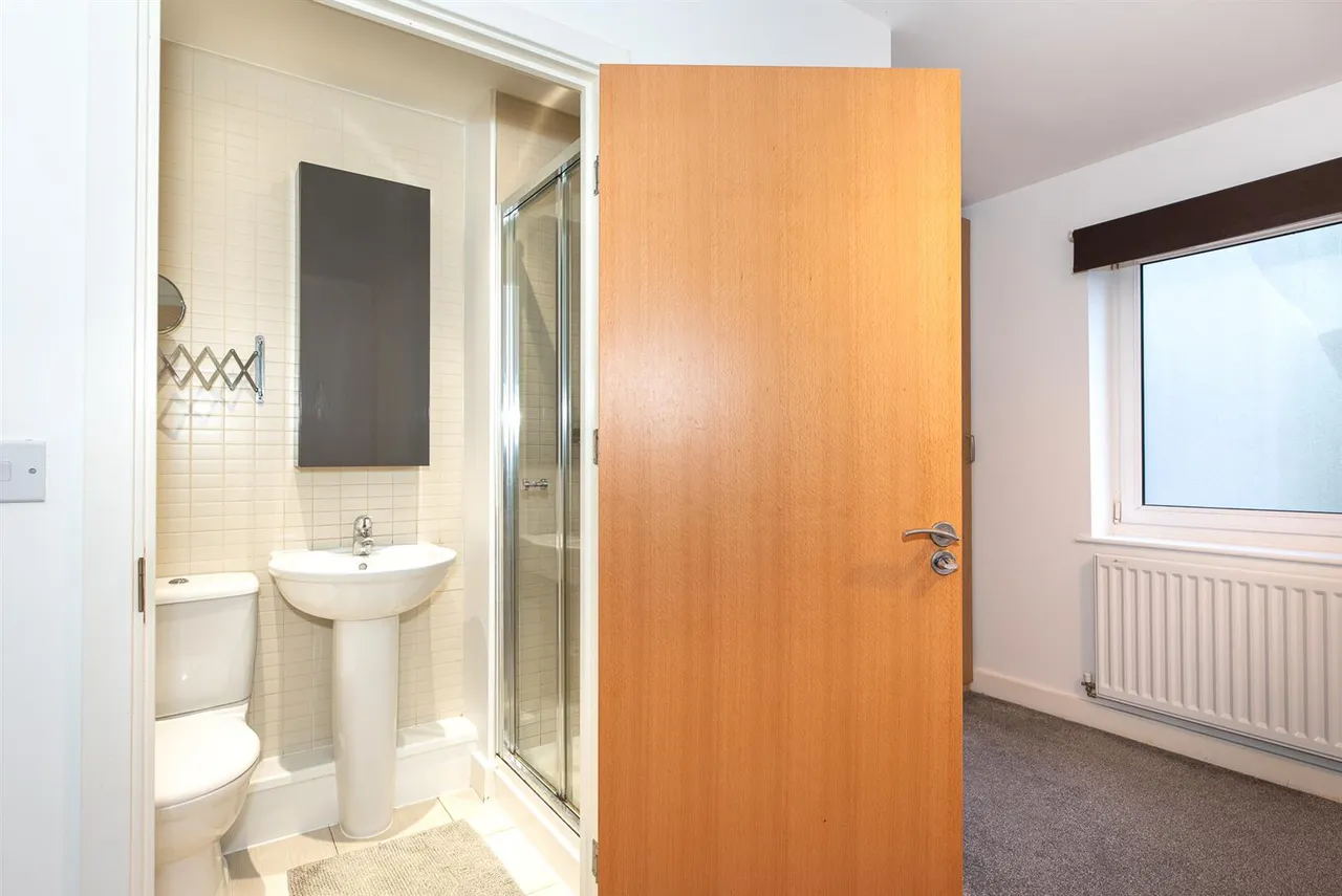Shingly Place, North Chingford, E4, photo 15