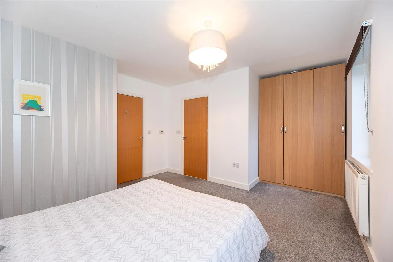 Shingly Place, North Chingford, E4, photo 17