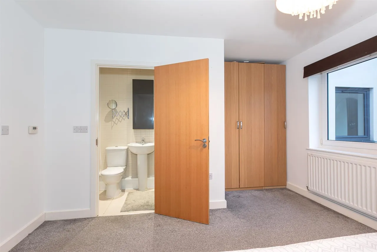 Shingly Place, North Chingford, E4, photo 16
