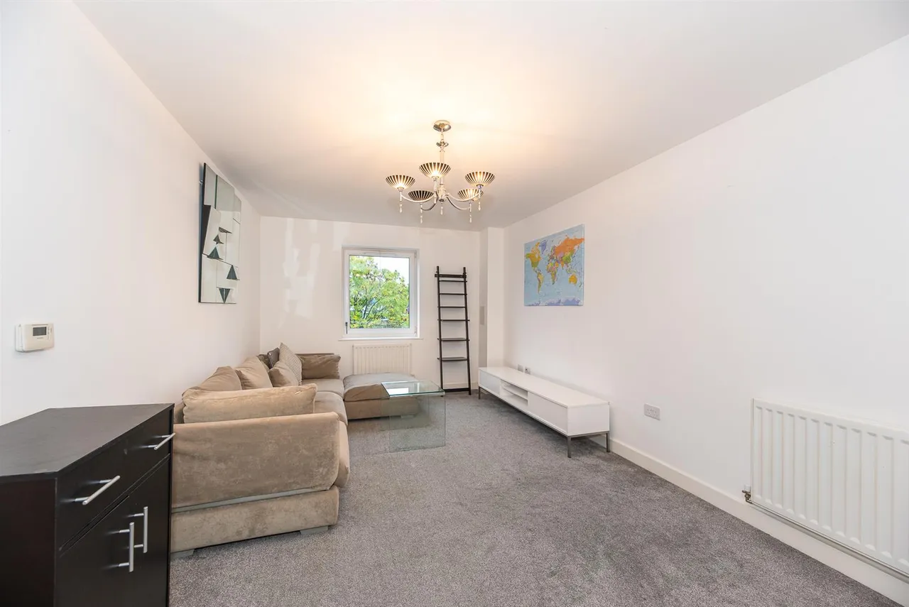Shingly Place, North Chingford, E4, photo 4