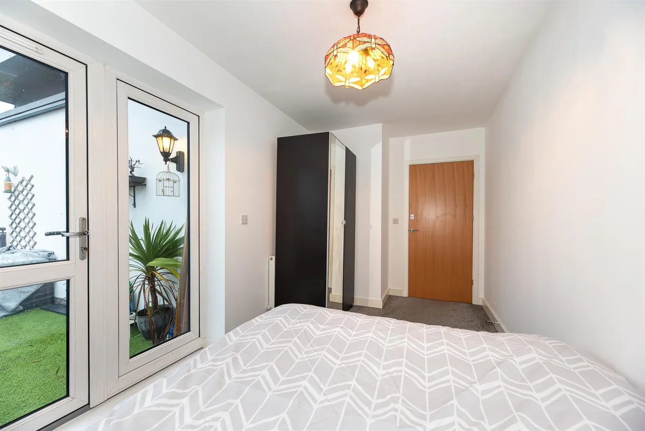 Shingly Place, North Chingford, E4, photo 11