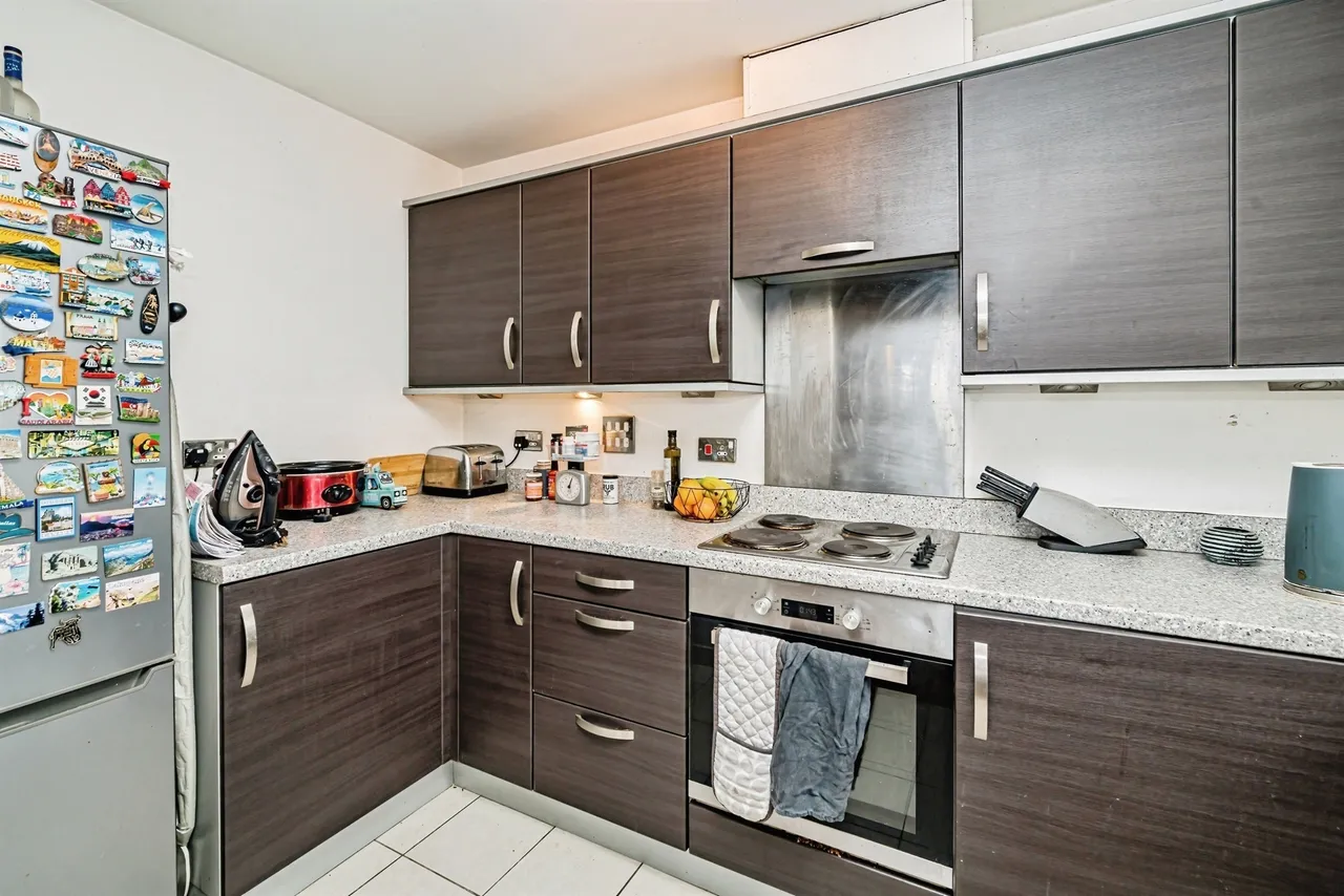 Eaton Avenue, Slough, SL1, photo 2