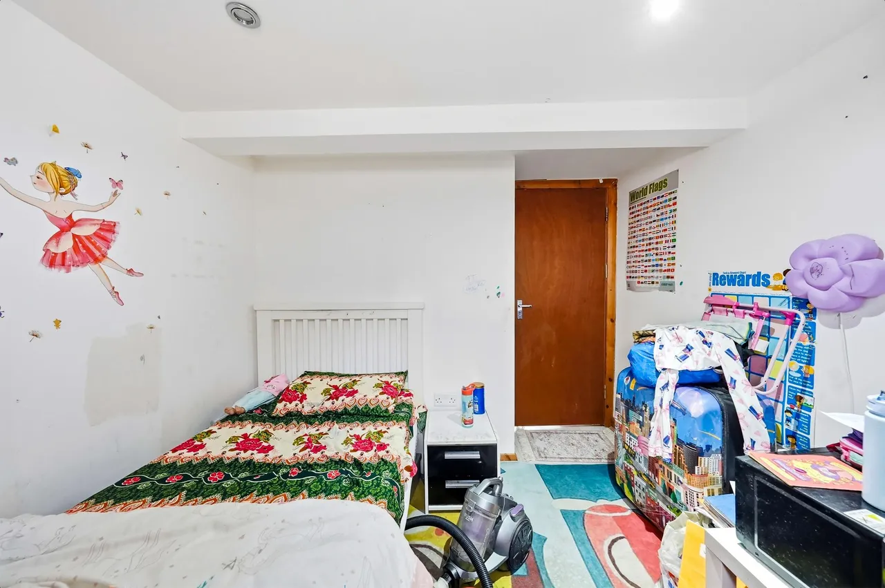 Hampton Road, Ilford, IG1, photo 13