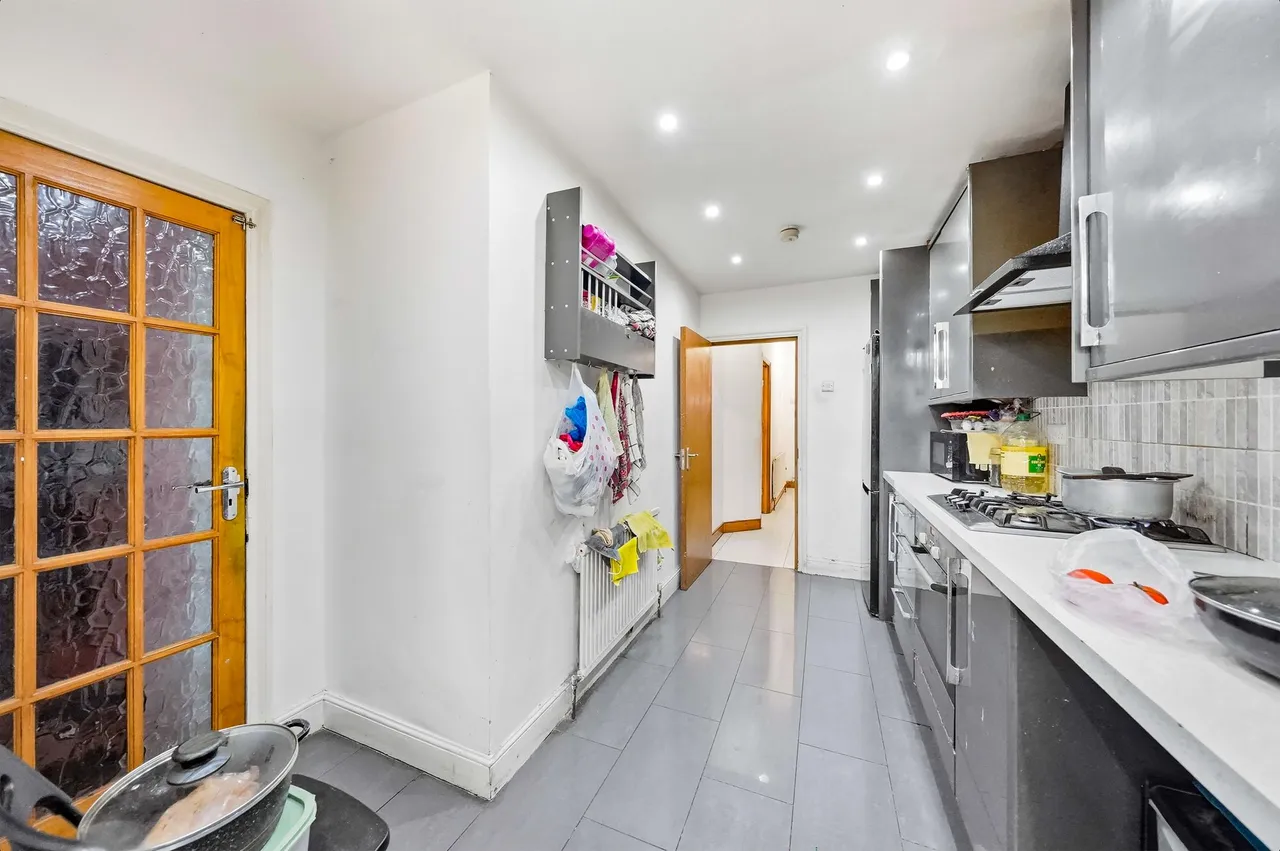 Hampton Road, Ilford, IG1, photo 8