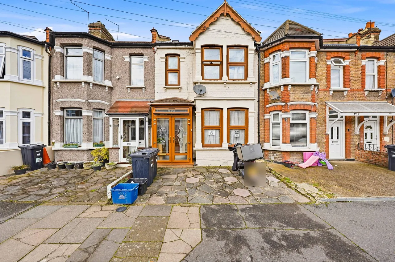 5 bed house for sale, Hampton Road, Ilford, IG1