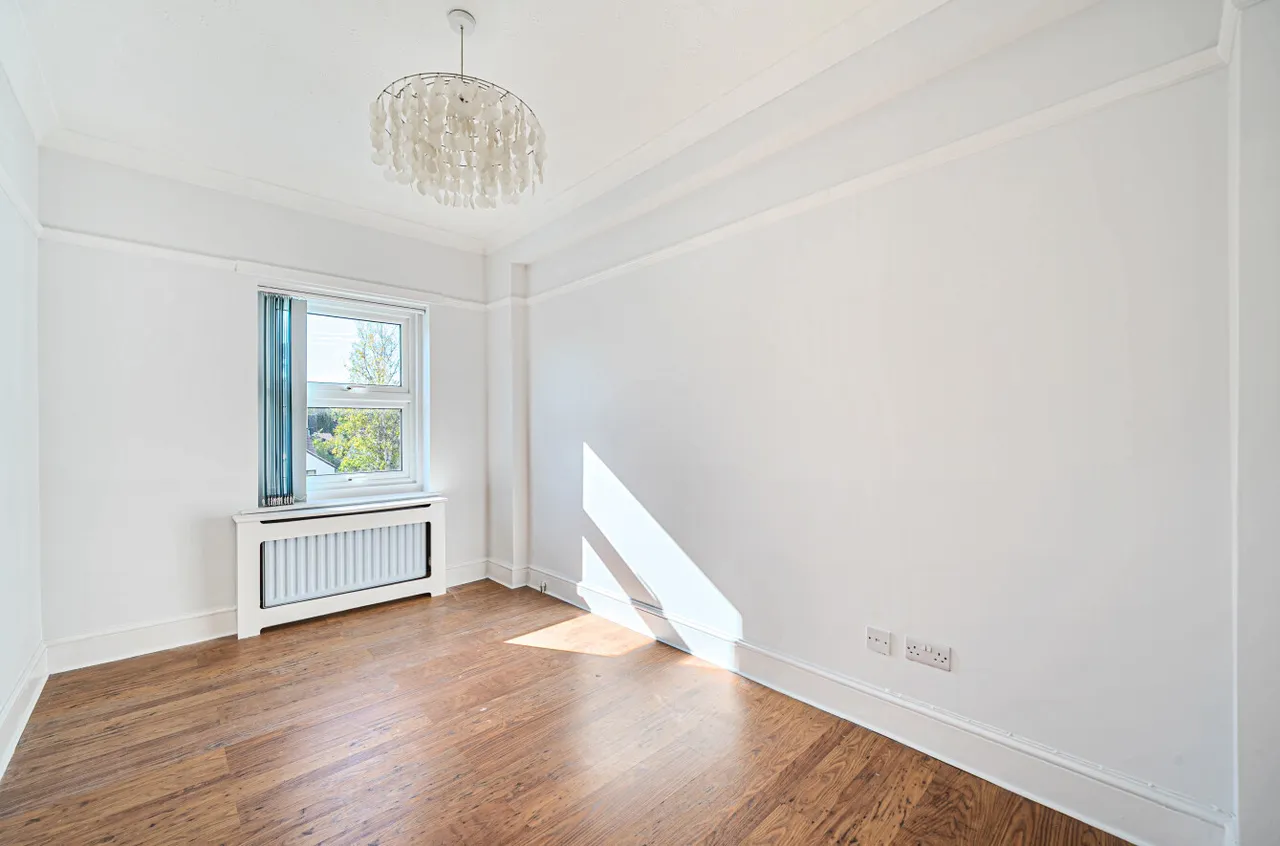 MacDonald Road, Lightwater, Surrey, GU18 5XY, photo 5