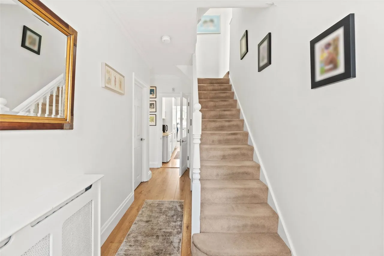 Twining Avenue, Twickenham, TW2 5LR, photo 6