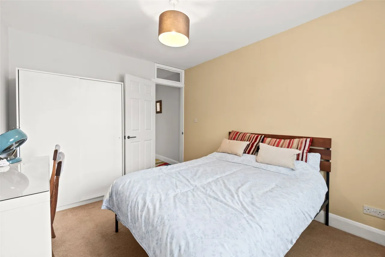 Twining Avenue, Twickenham, TW2 5LR, photo 9