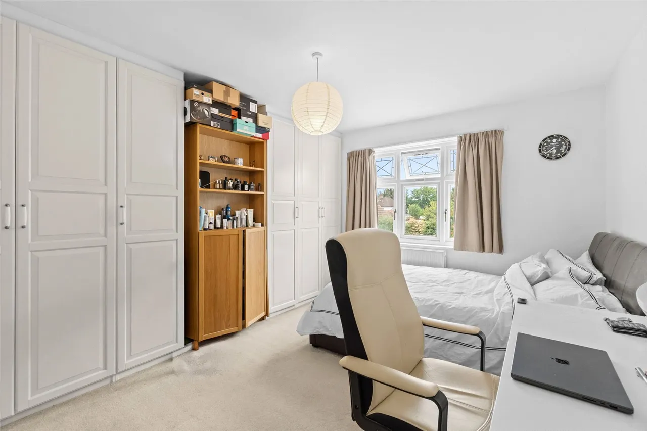 Twining Avenue, Twickenham, TW2 5LR, photo 10