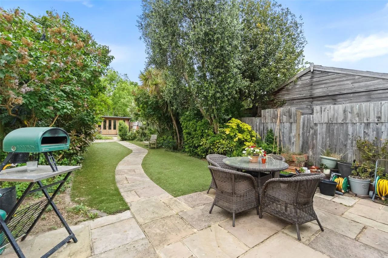 Twining Avenue, Twickenham, TW2 5LR, photo 14