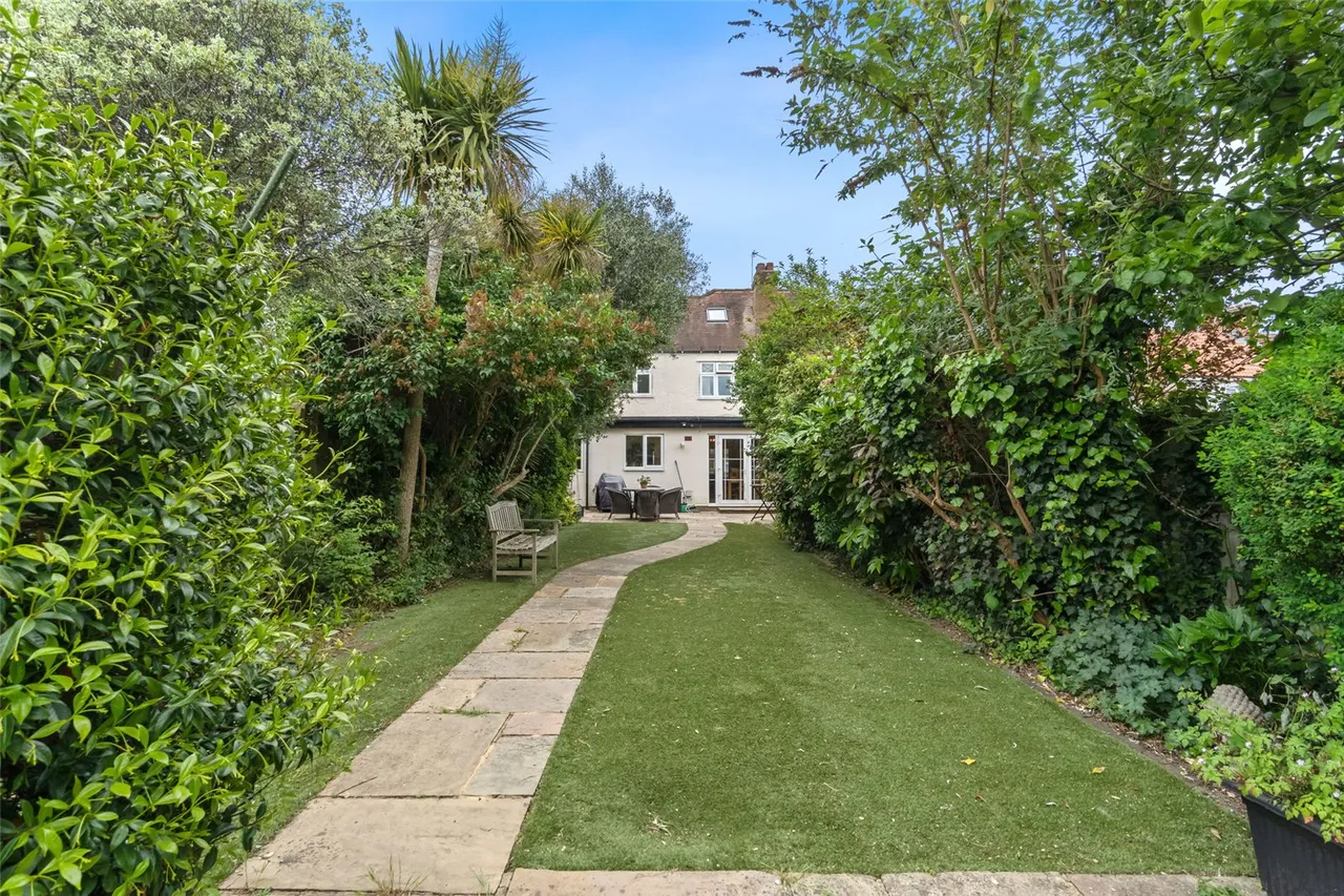 Twining Avenue, Twickenham, TW2 5LR, photo 15