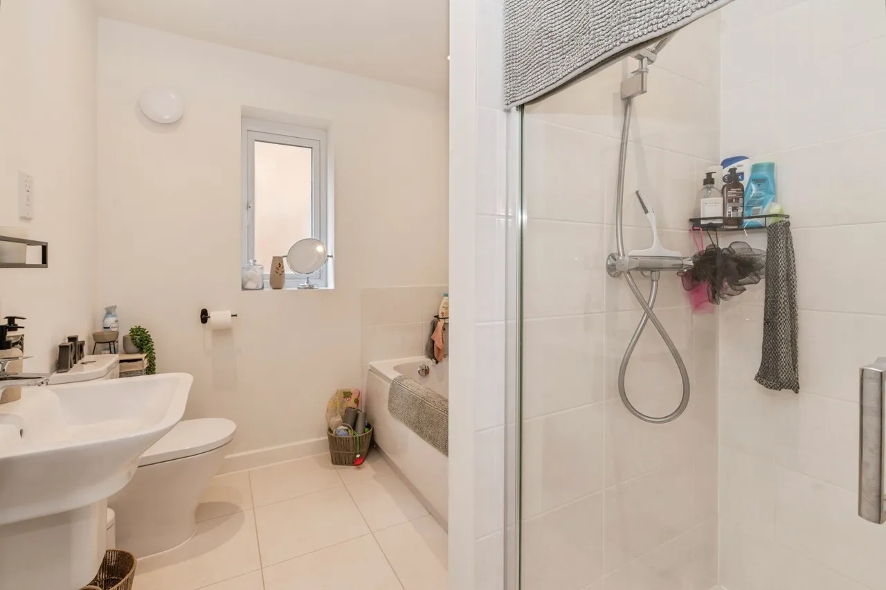 Curlew Mews, ROCHFORD, Essex, SS4, photo 17