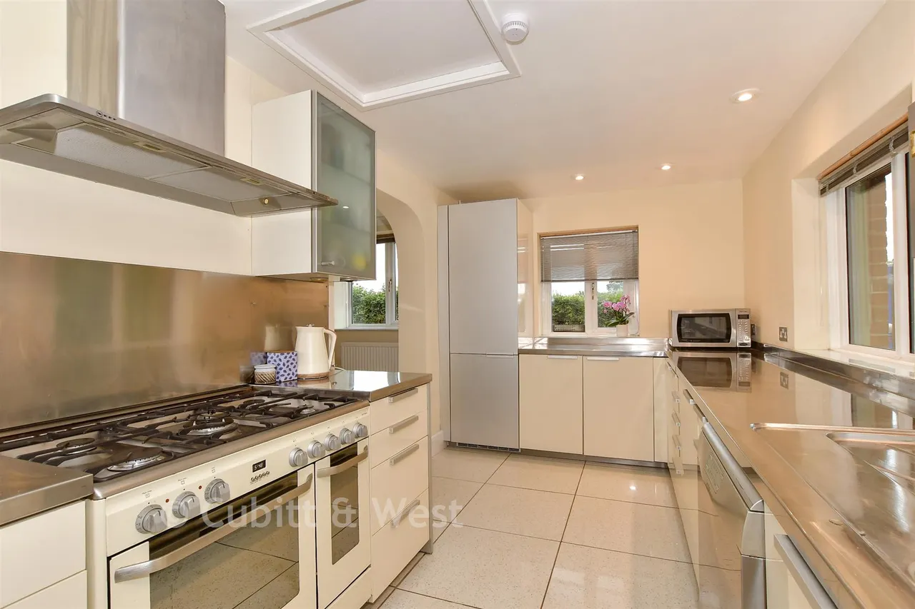 Jolesfield, Partridge Green, RH13, photo 5