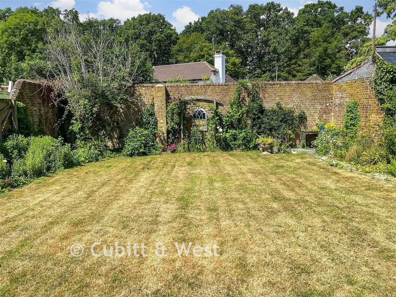 Jolesfield, Partridge Green, RH13, photo 16