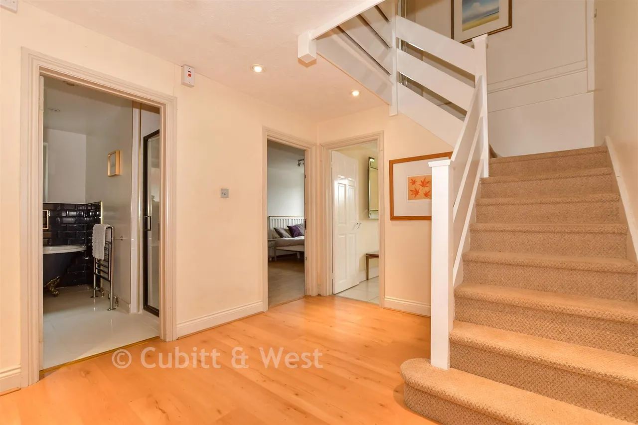 Jolesfield, Partridge Green, RH13, photo 10