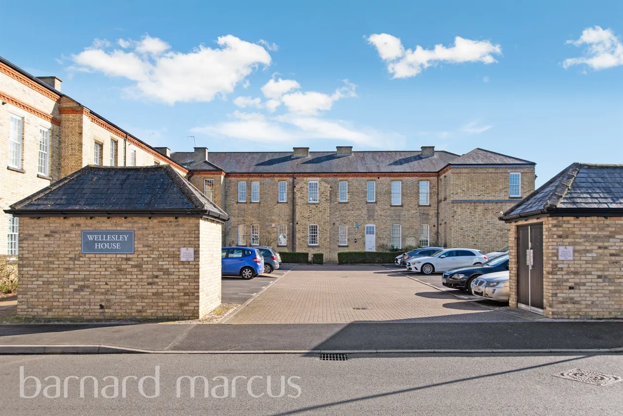 Horton Crescent, Epsom, photo 8