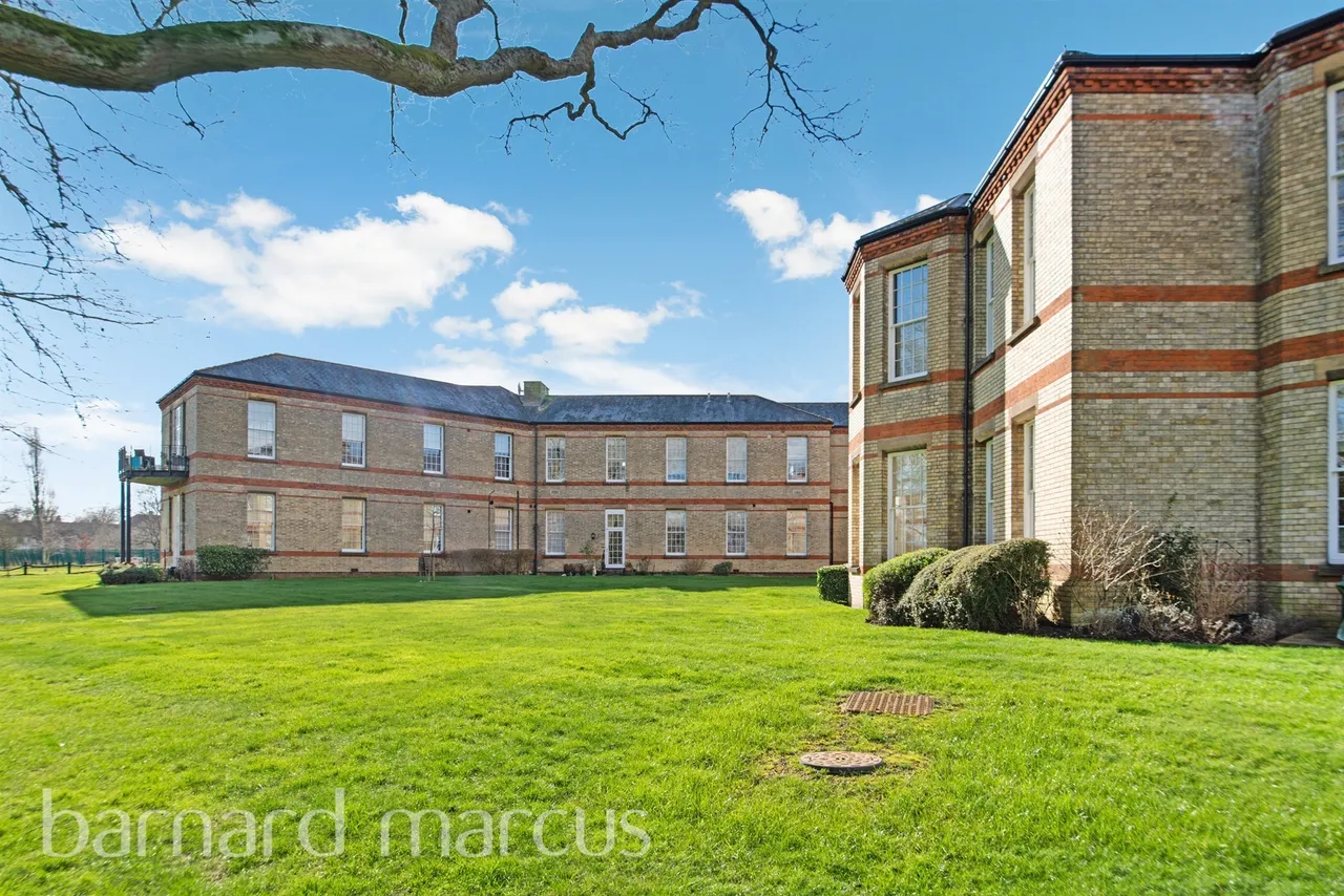 Horton Crescent, Epsom, photo 6