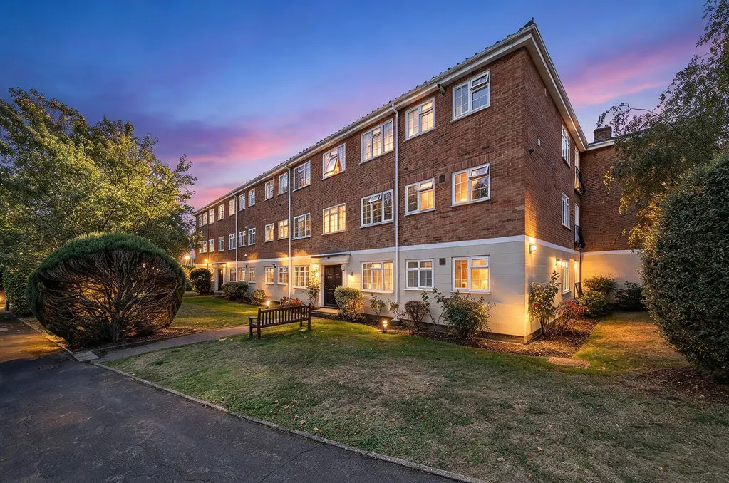 Gainsborough Court, Walton-On-Thames, KT12, photo 11