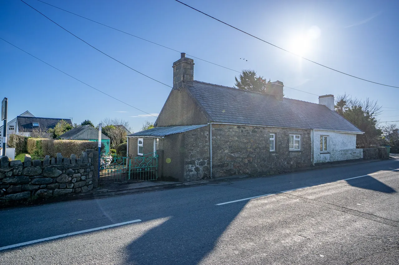 Bryn Hedd, Mynytho, Pwllheli, Gwynedd, LL53 7RF, photo 6