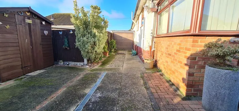 Eastwood Park Drive, Eastwood, Essex, SS9 5RR, photo 17